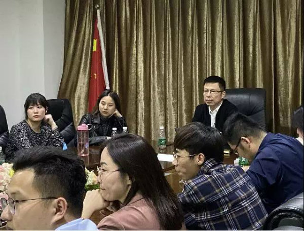 武漢德韓口腔順利召開10月總結暨表彰大會