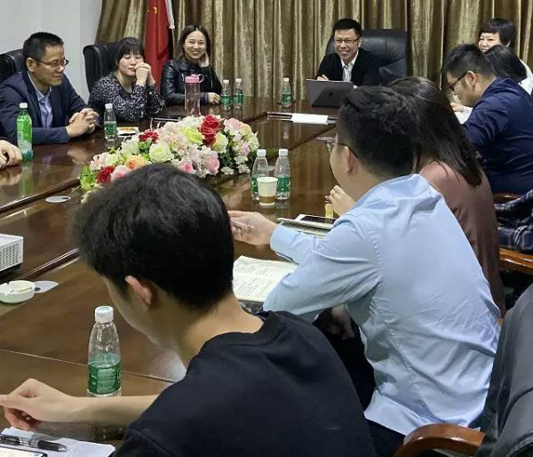 武漢德韓口腔順利召開10月總結暨表彰大會