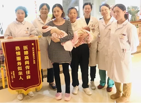 真愛婦產迎來雙胞胎公主，勇敢寶媽為愛堅持順產